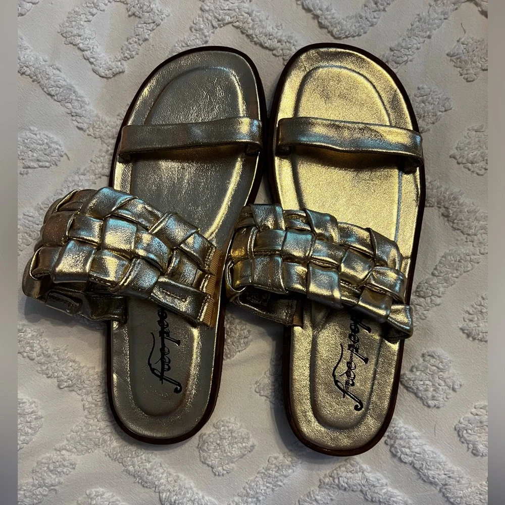 Free people gold river woven sandals - Picture 1 of 3